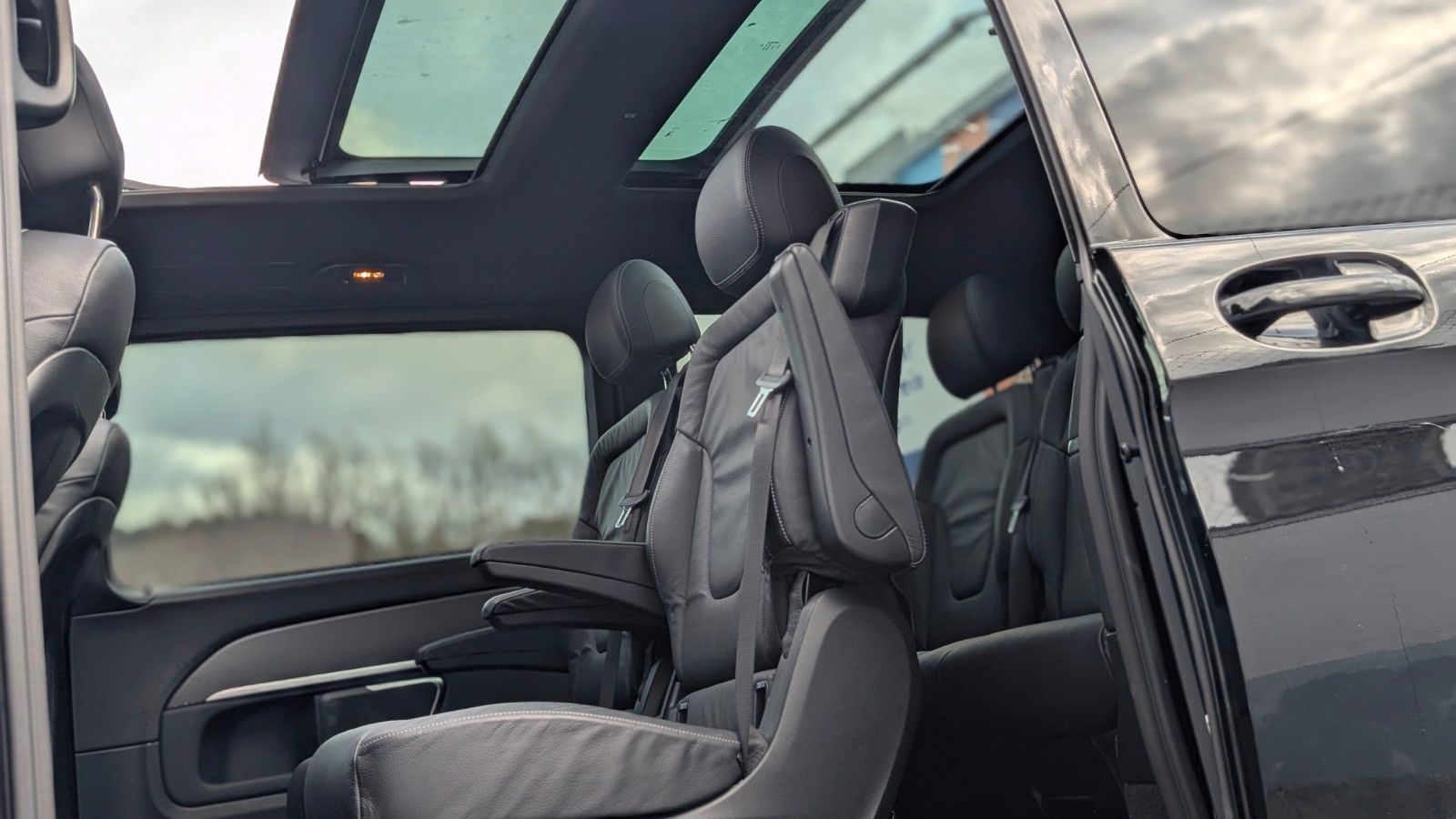 Mercedes-Benz V 300d Lang,4Matik,AMG-Line,Panorama,Leder,360KA foto 9