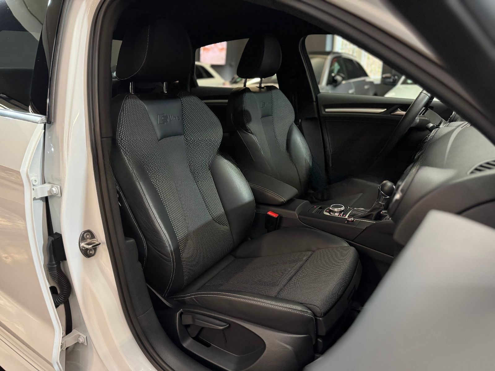 Audi A3 Limousine S-line/S-Tronic/Navi/PDC/LED/Shz foto 14