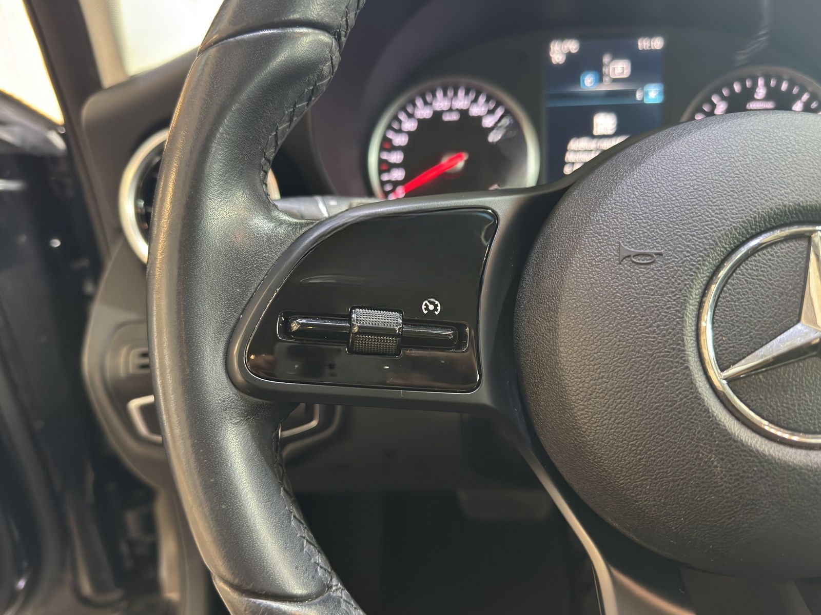 Mercedes-Benz C 200 d*Business*AHK*LED*SHZ*Navi*Tempomat*PDC foto 13