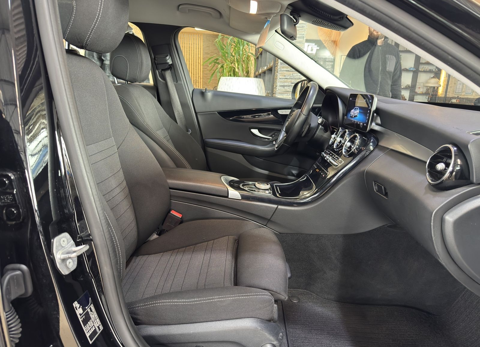 Mercedes-Benz C 200 d*Business*AHK*LED*SHZ*Navi*Tempomat*PDC foto 15