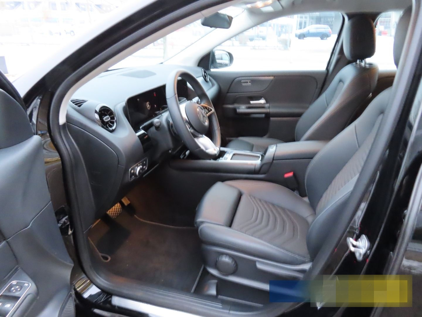Mercedes-Benz GLA 180 Aut. NAVI+LED+RFK+SHZ+AAC+TEMP+ALU+MBUX foto 11