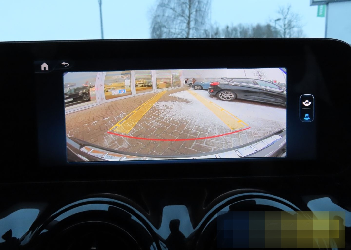 Mercedes-Benz GLA 180 Aut. NAVI+LED+RFK+SHZ+AAC+TEMP+ALU+MBUX foto 13