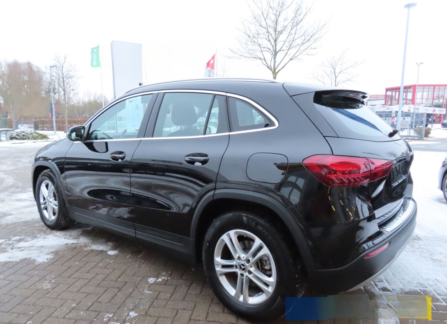 Mercedes-Benz GLA 180 Aut. NAVI+LED+RFK+SHZ+AAC+TEMP+ALU+MBUX foto 3