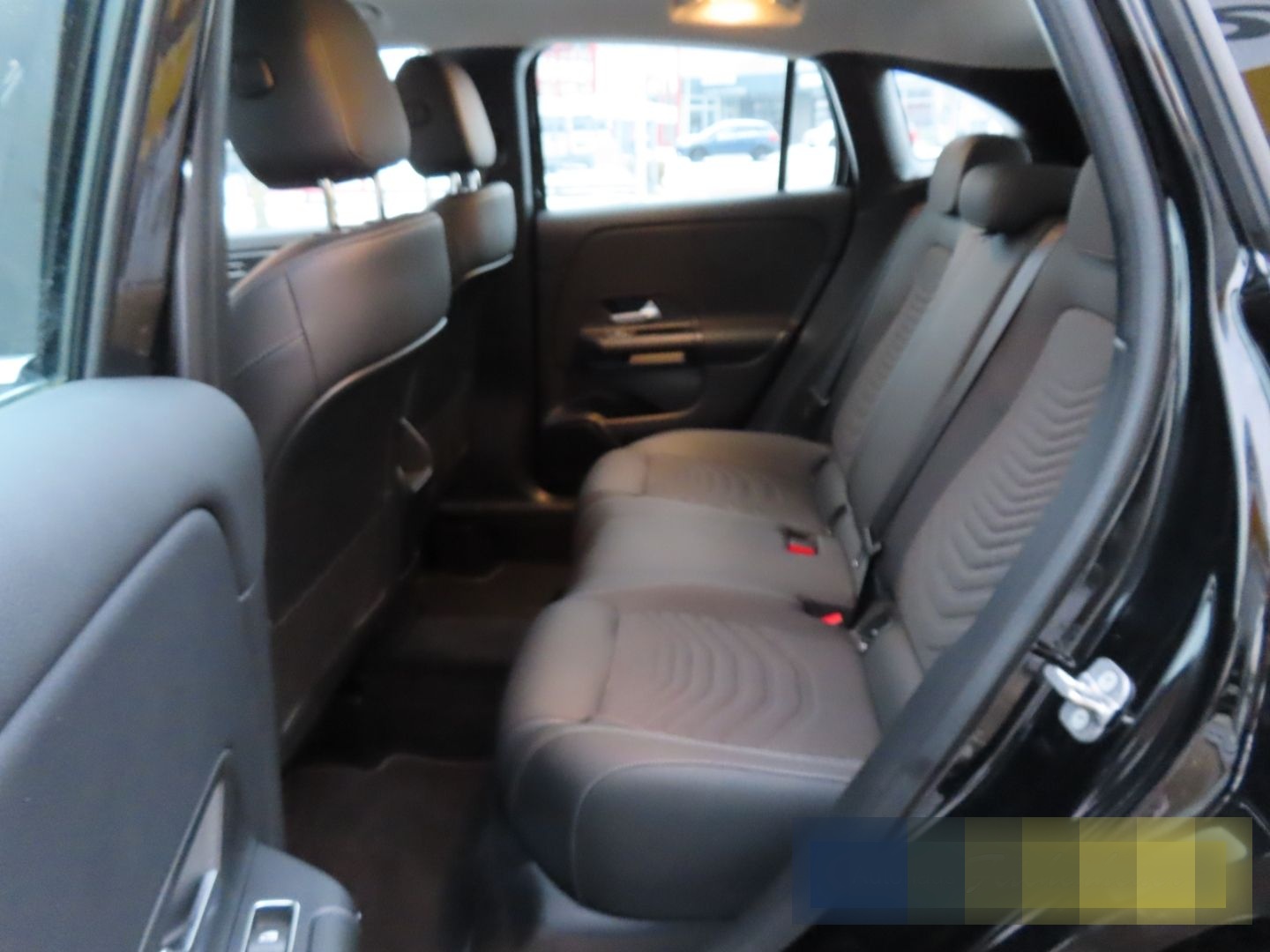 Mercedes-Benz GLA 180 Aut. NAVI+LED+RFK+SHZ+AAC+TEMP+ALU+MBUX foto 10