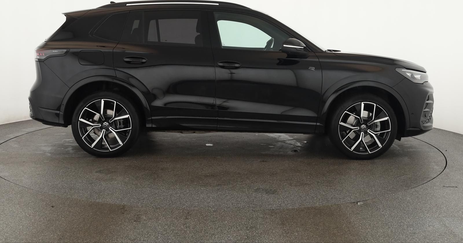 Volkswagen Tiguan 2.0 TSI DSG 4M R-Line IQ Pano Nav 360 AHK foto 6