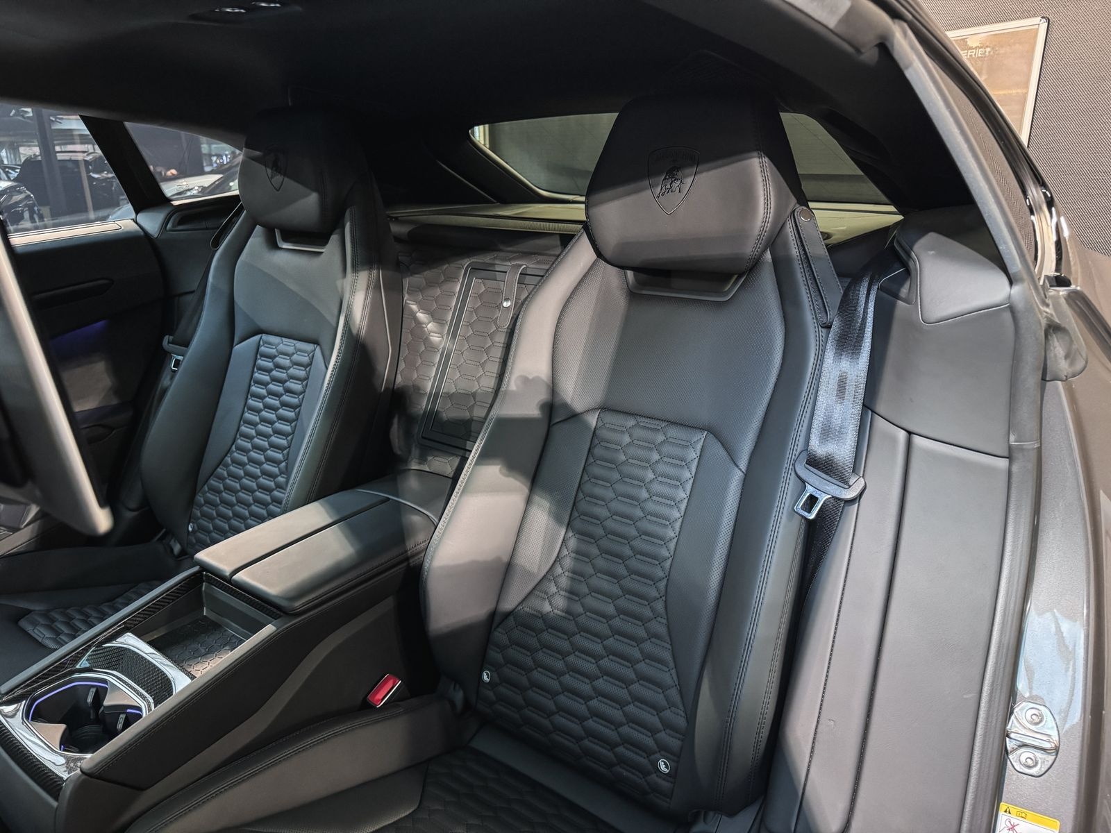 Lamborghini Urus Cabon+RearSeat+B&O foto 20