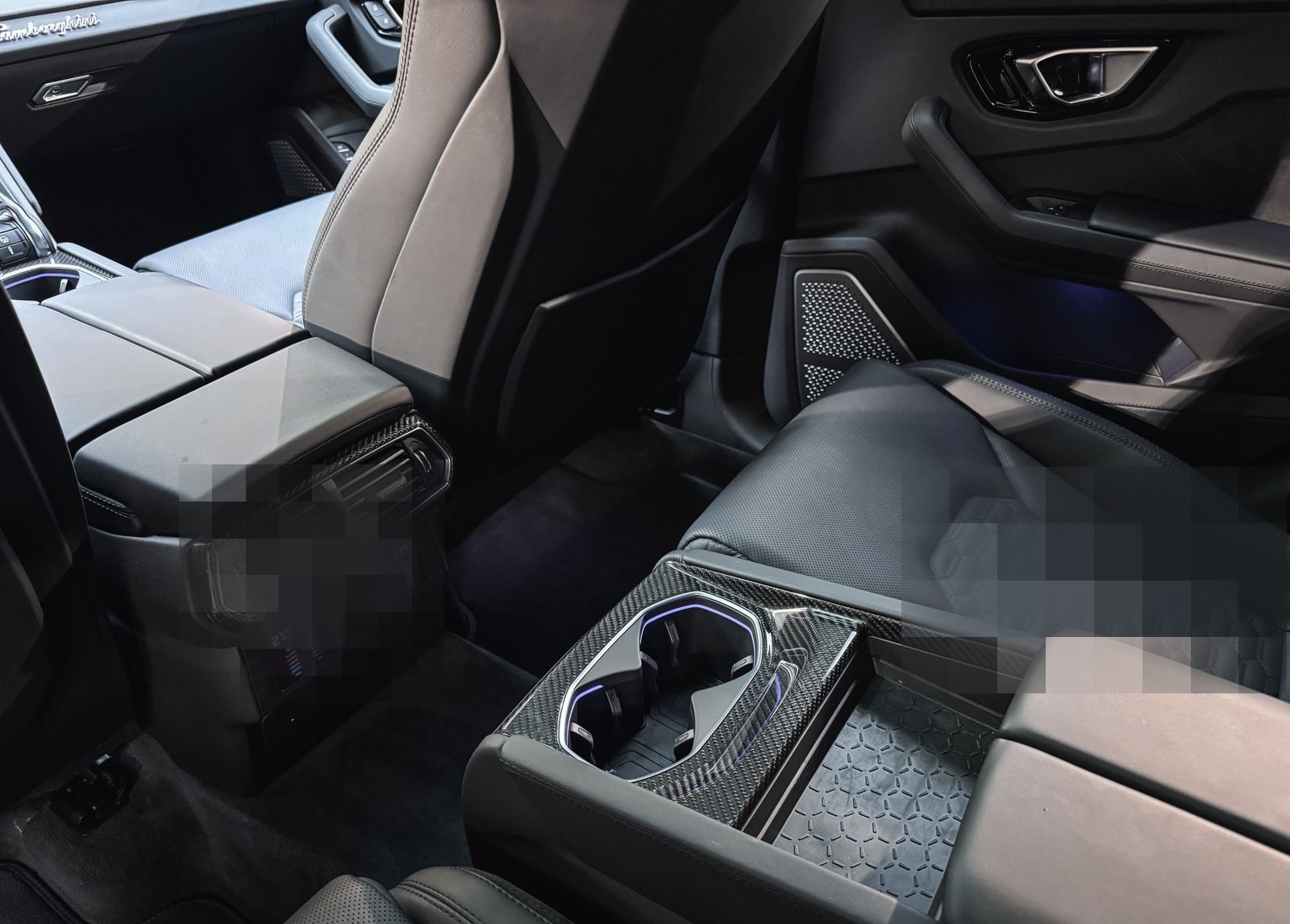 Lamborghini Urus Cabon+RearSeat+B&O foto 21