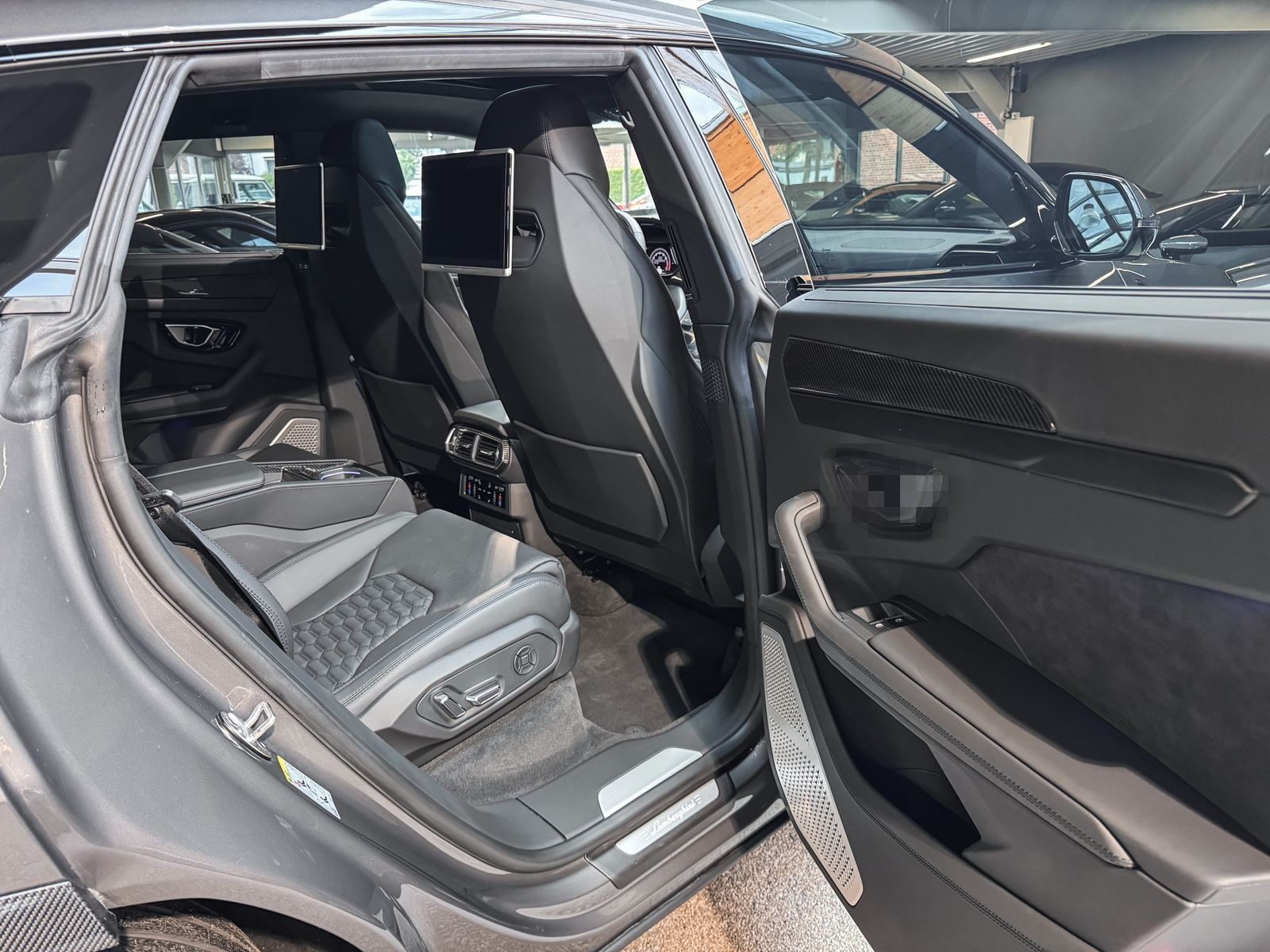 Lamborghini Urus Cabon+RearSeat+B&O foto 22
