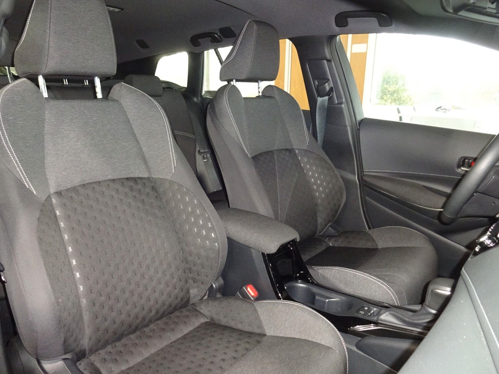Toyota Corolla Touring Sports Hybrid Active NAVI/AC/4S foto 8
