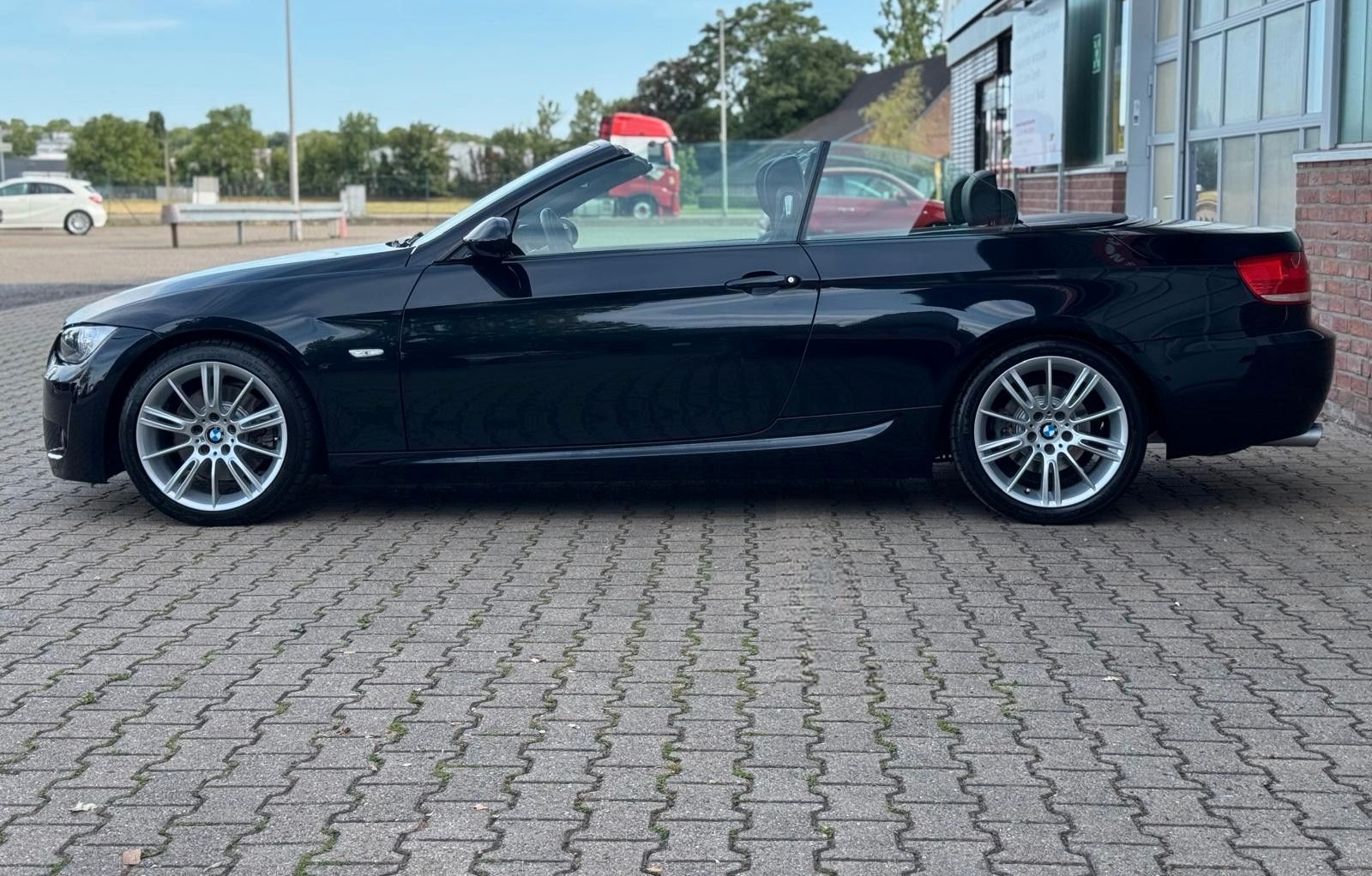 BMW 325i Cabrio Automatik e93 M-Paket 1.HAND foto 2