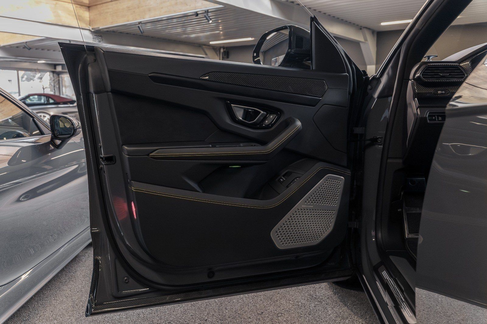 Lamborghini Urus Pano+Adas+Akrapovic+TV+Full Carbon+B&O-3D foto 14