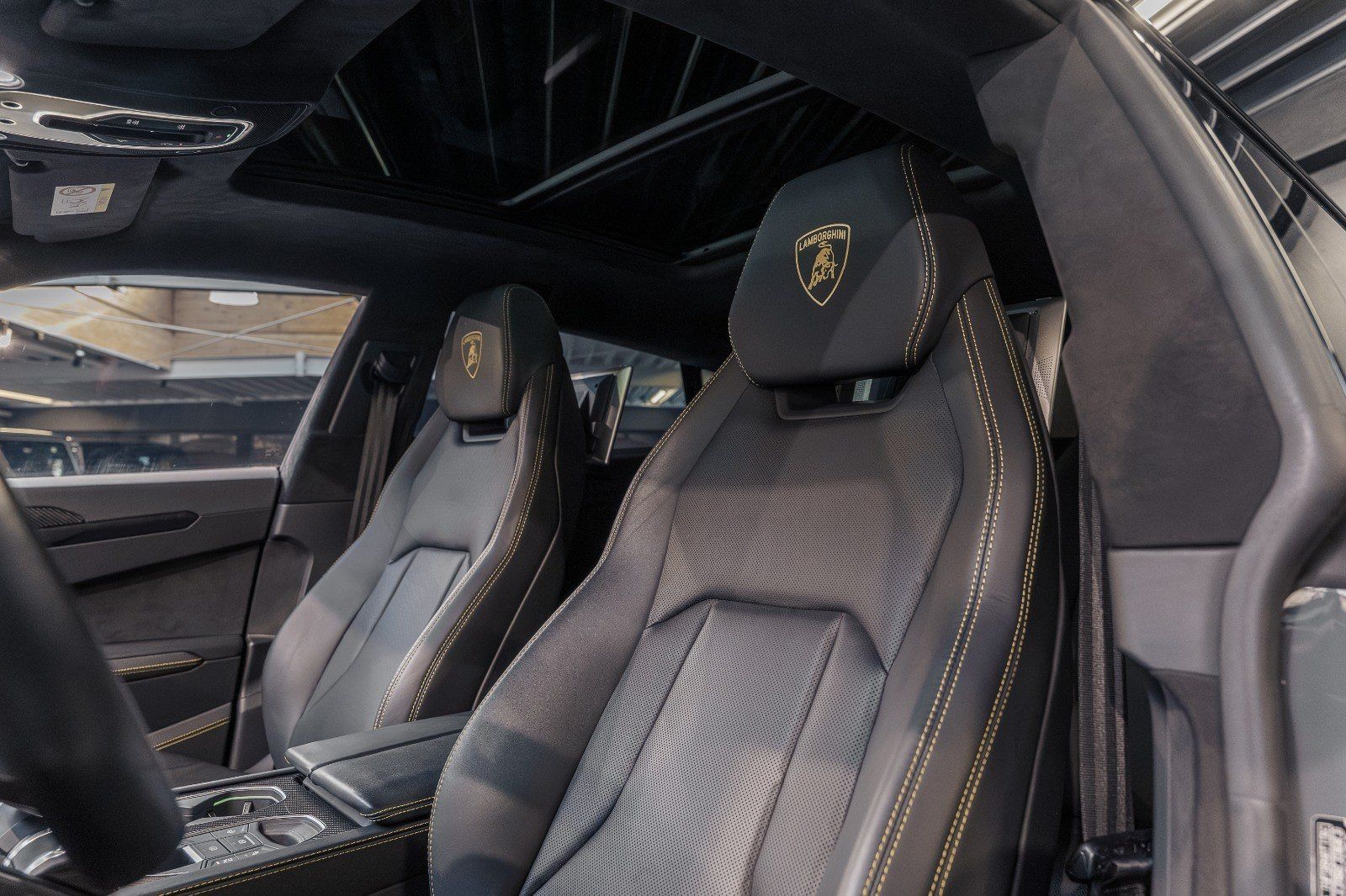 Lamborghini Urus Pano+Adas+Akrapovic+TV+Full Carbon+B&O-3D foto 15