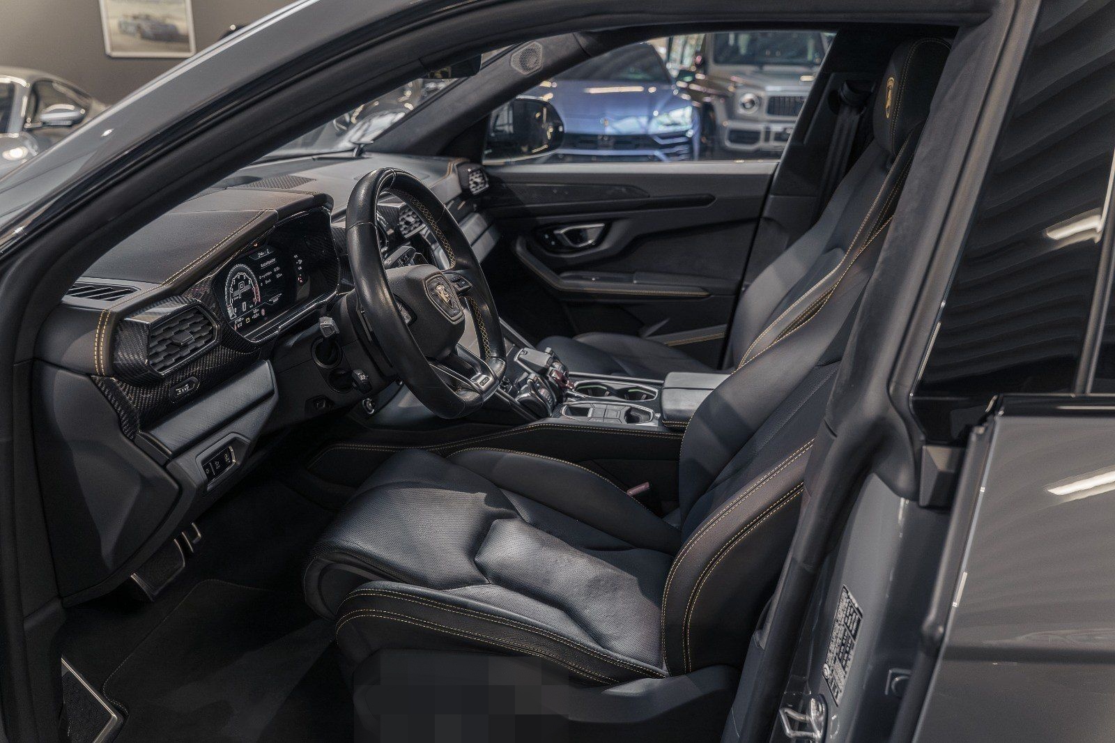 Lamborghini Urus Pano+Adas+Akrapovic+TV+Full Carbon+B&O-3D foto 16