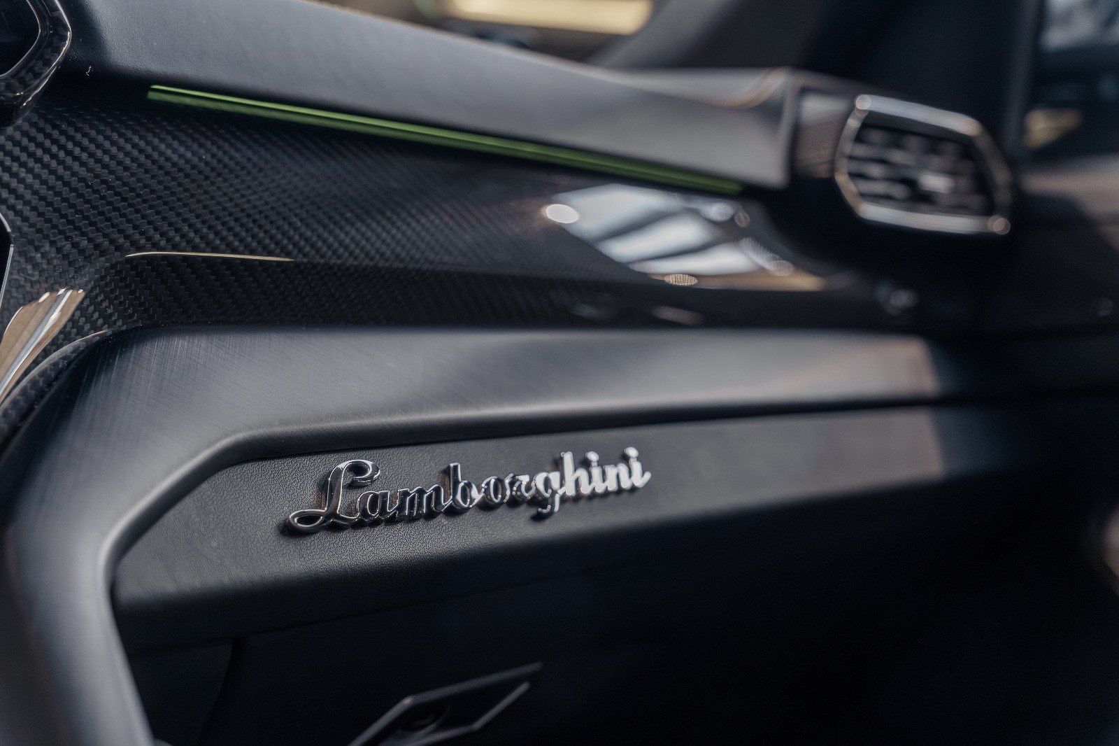 Lamborghini Urus Pano+Adas+Akrapovic+TV+Full Carbon+B&O-3D foto 20