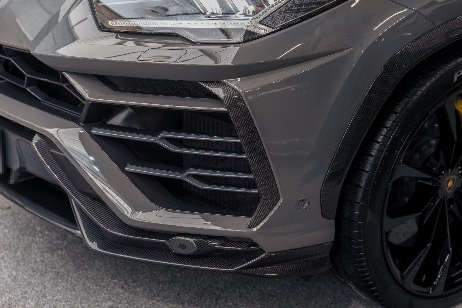 Lamborghini Urus Pano+Adas+Akrapovic+TV+Full Carbon+B&O-3D foto 7