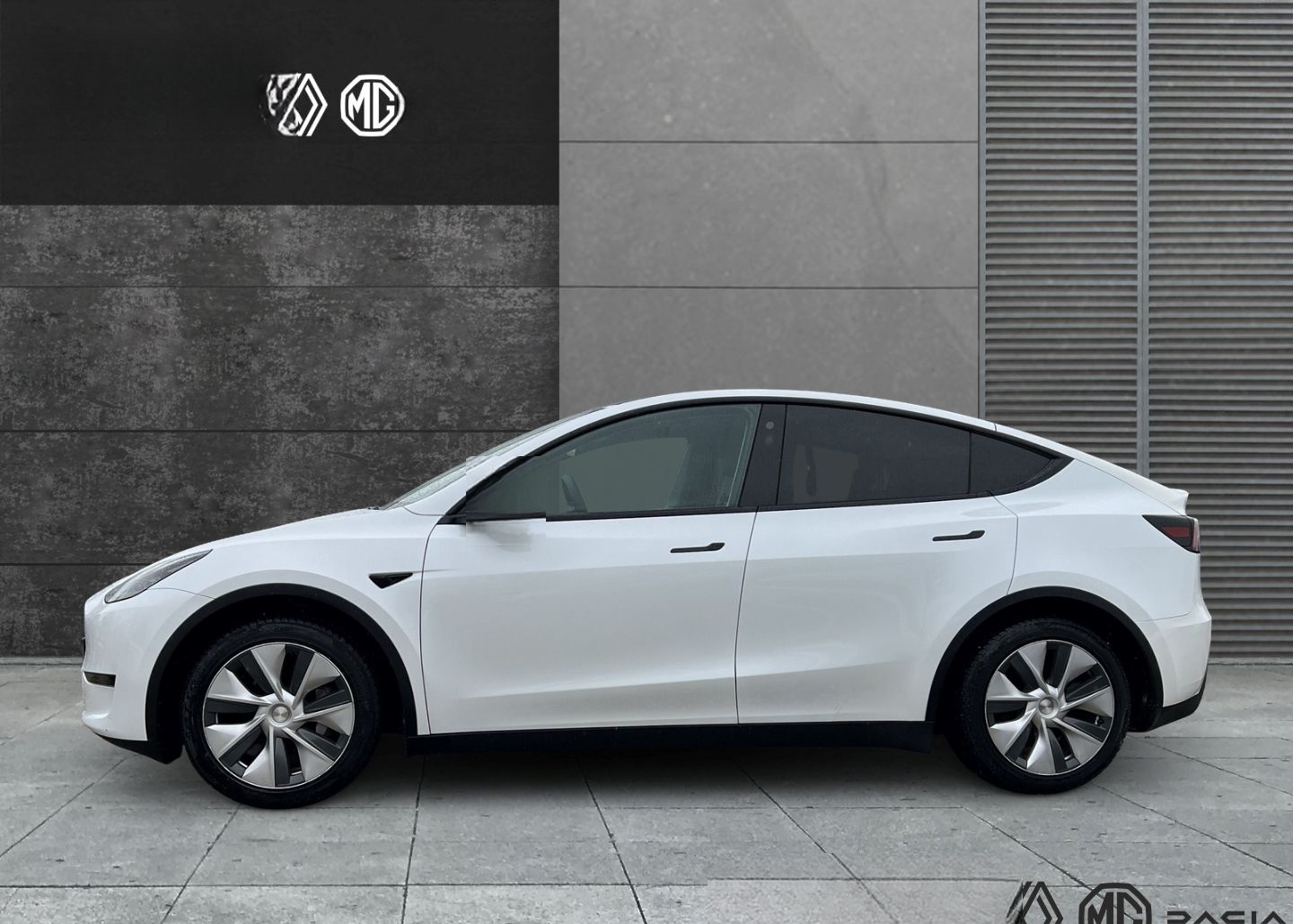 Tesla Model Y Long Range Dual AWD 8fach bereift MwSt. foto 5