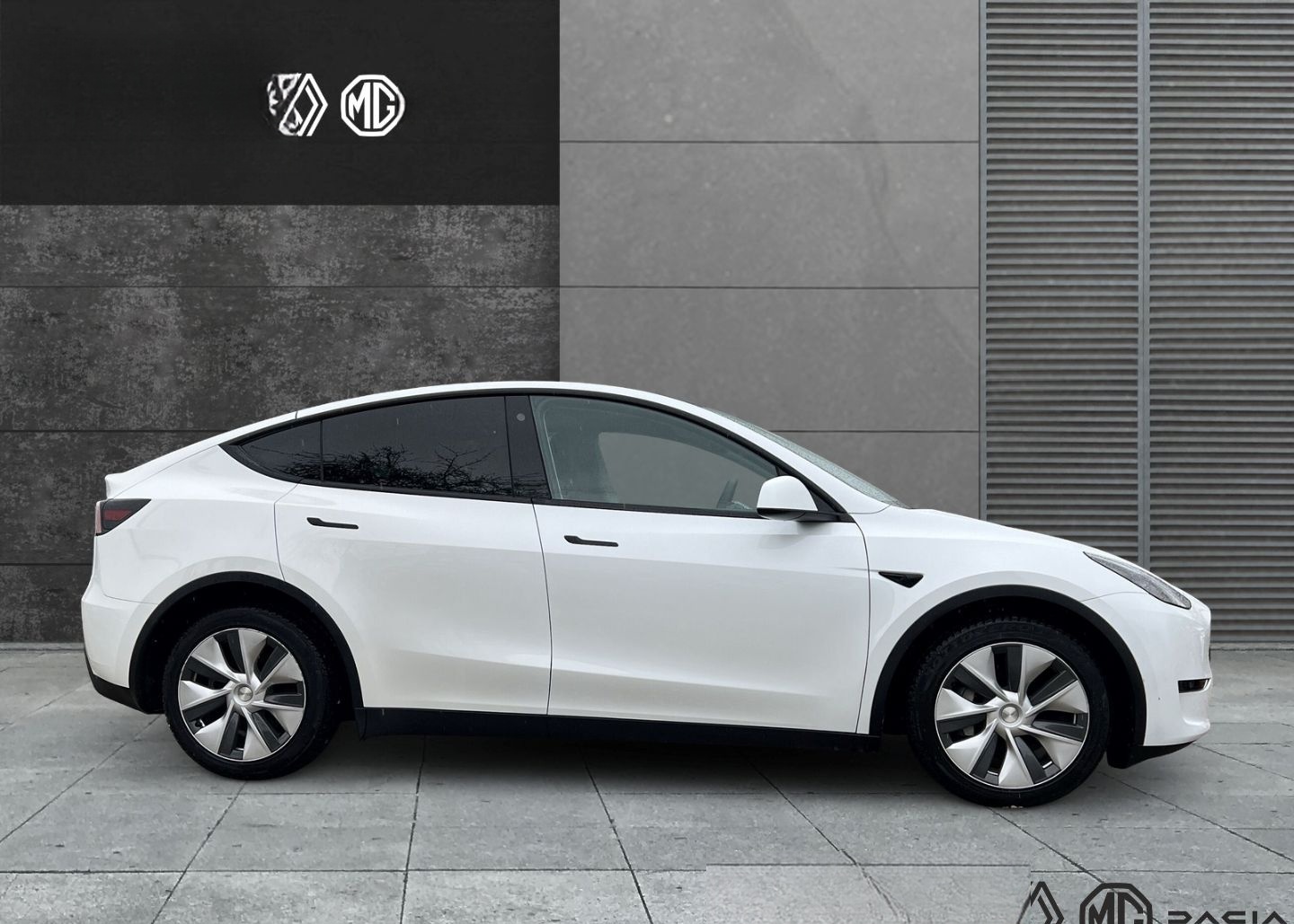 Tesla Model Y Long Range Dual AWD 8fach bereift MwSt. foto 6
