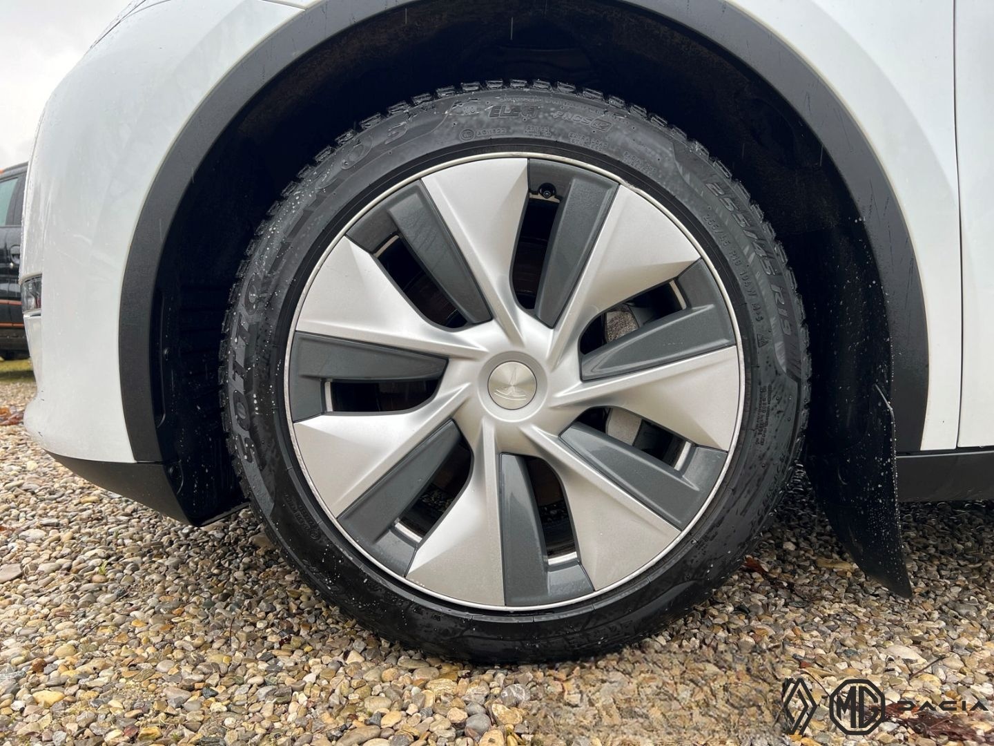 Tesla Model Y Long Range Dual AWD 8fach bereift MwSt. foto 8