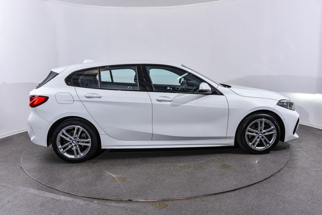 BMW 118d Aut. M Sportpaket foto 4