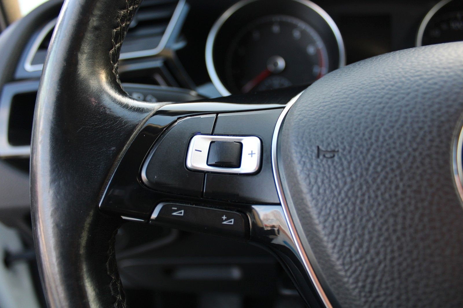 Volkswagen Touran Highline R LINE 7 Sitzer foto 12