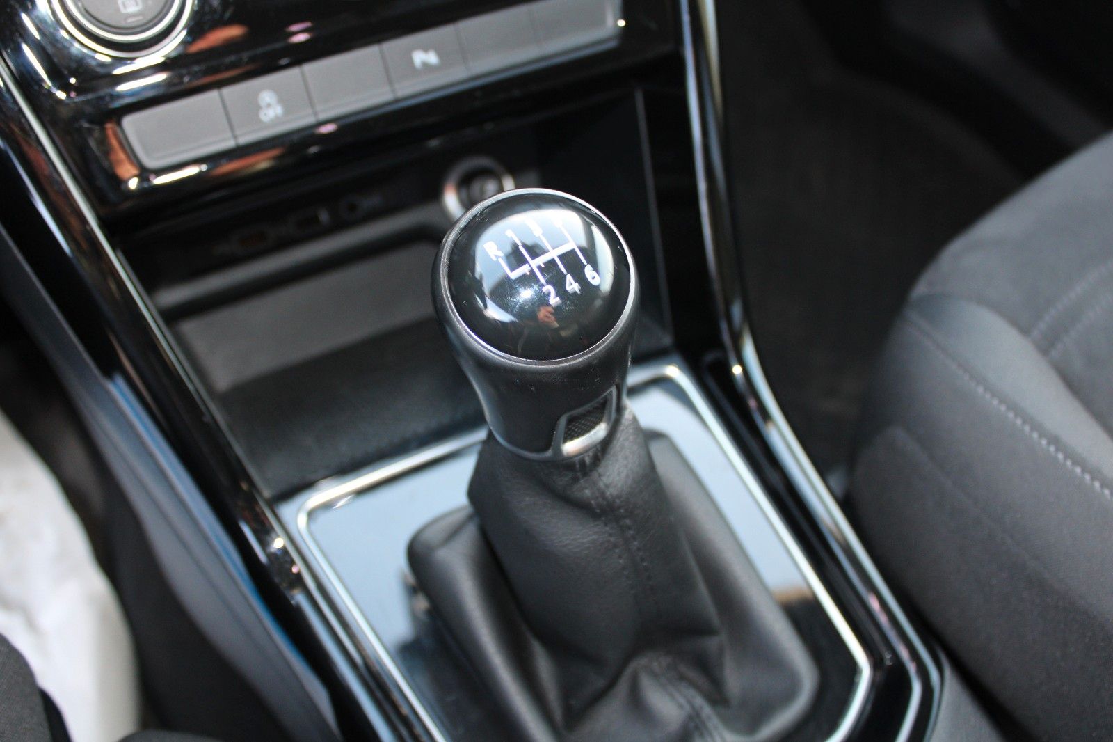 Volkswagen Touran Highline R LINE 7 Sitzer foto 14