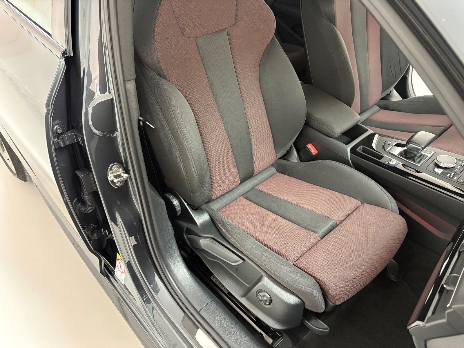 Audi A4 Avant 40 TDI quattro sport S-Line foto 11