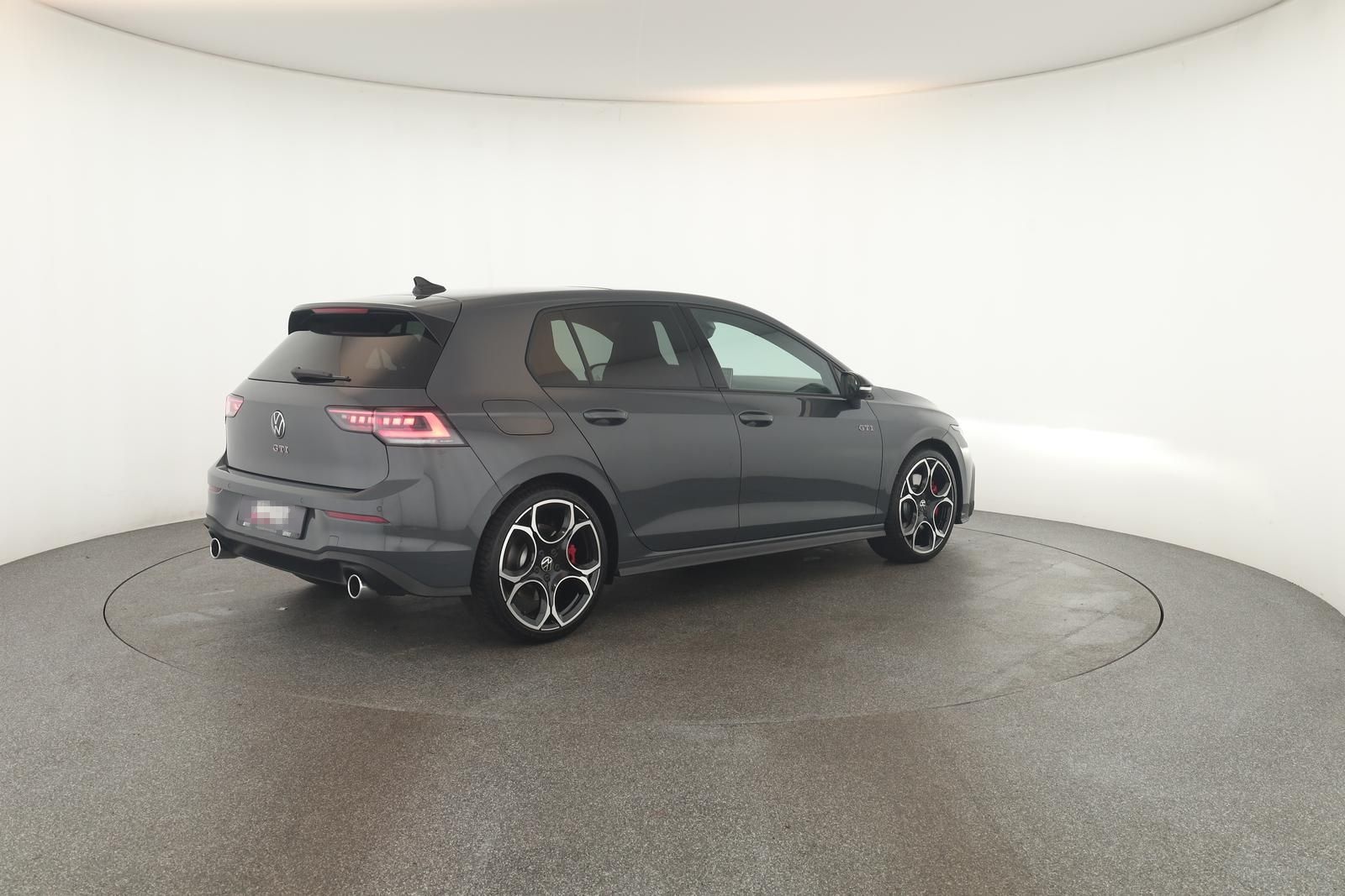 Volkswagen Golf GTI DSG Black IQ.LIGHT Pano HUD HarmanK 19" foto 23