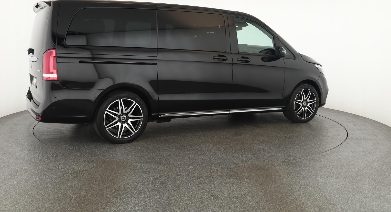 Mercedes-Benz V 300 d 4M lang Avantgarde AMG 8 Pano Nav BM 360 foto 11