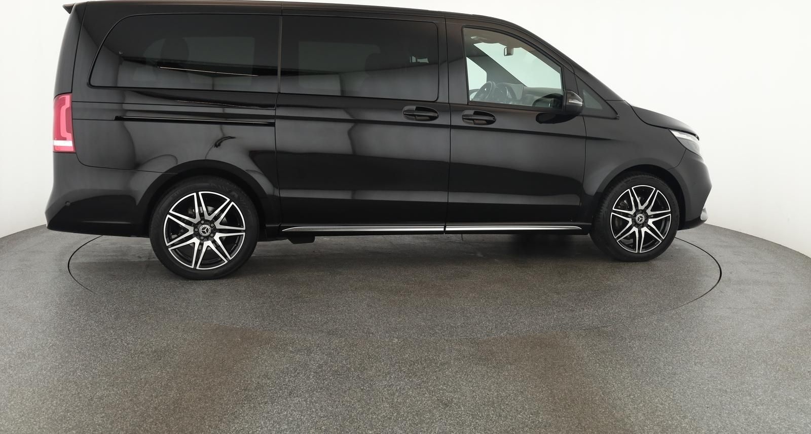 Mercedes-Benz V 300 d 4M lang Avantgarde AMG 8 Pano Nav BM 360 foto 12