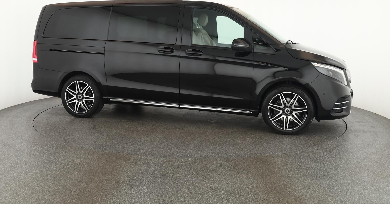 Mercedes-Benz V 300 d 4M lang Avantgarde AMG 8 Pano Nav BM 360 foto 14