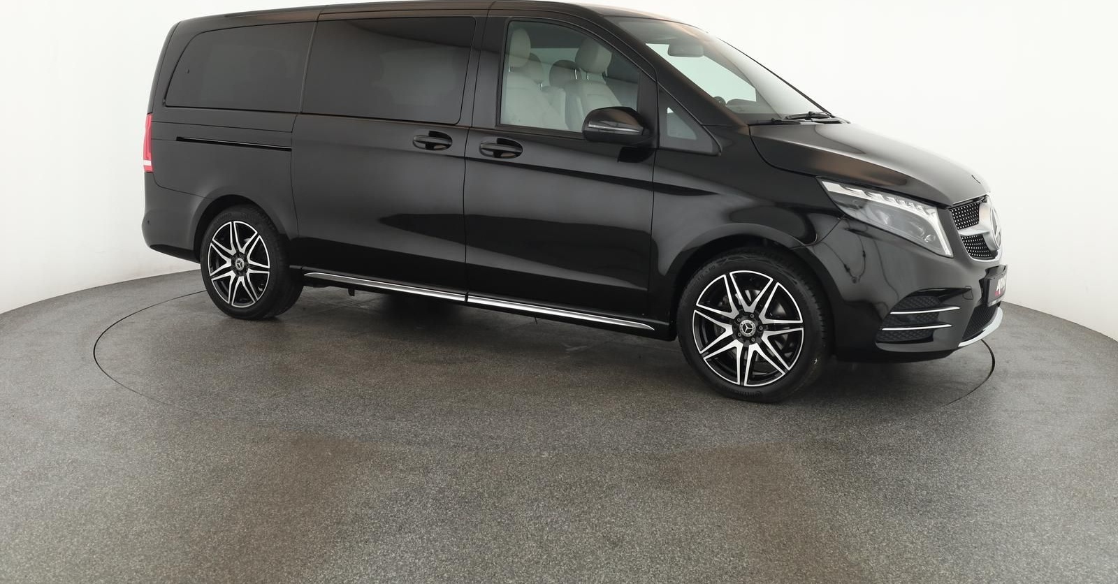 Mercedes-Benz V 300 d 4M lang Avantgarde AMG 8 Pano Nav BM 360 foto 15