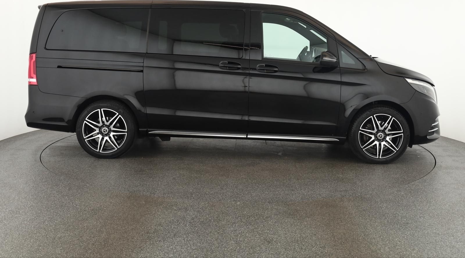 Mercedes-Benz V 300 d 4M lang Avantgarde AMG 8 Pano Nav BM 360 foto 5