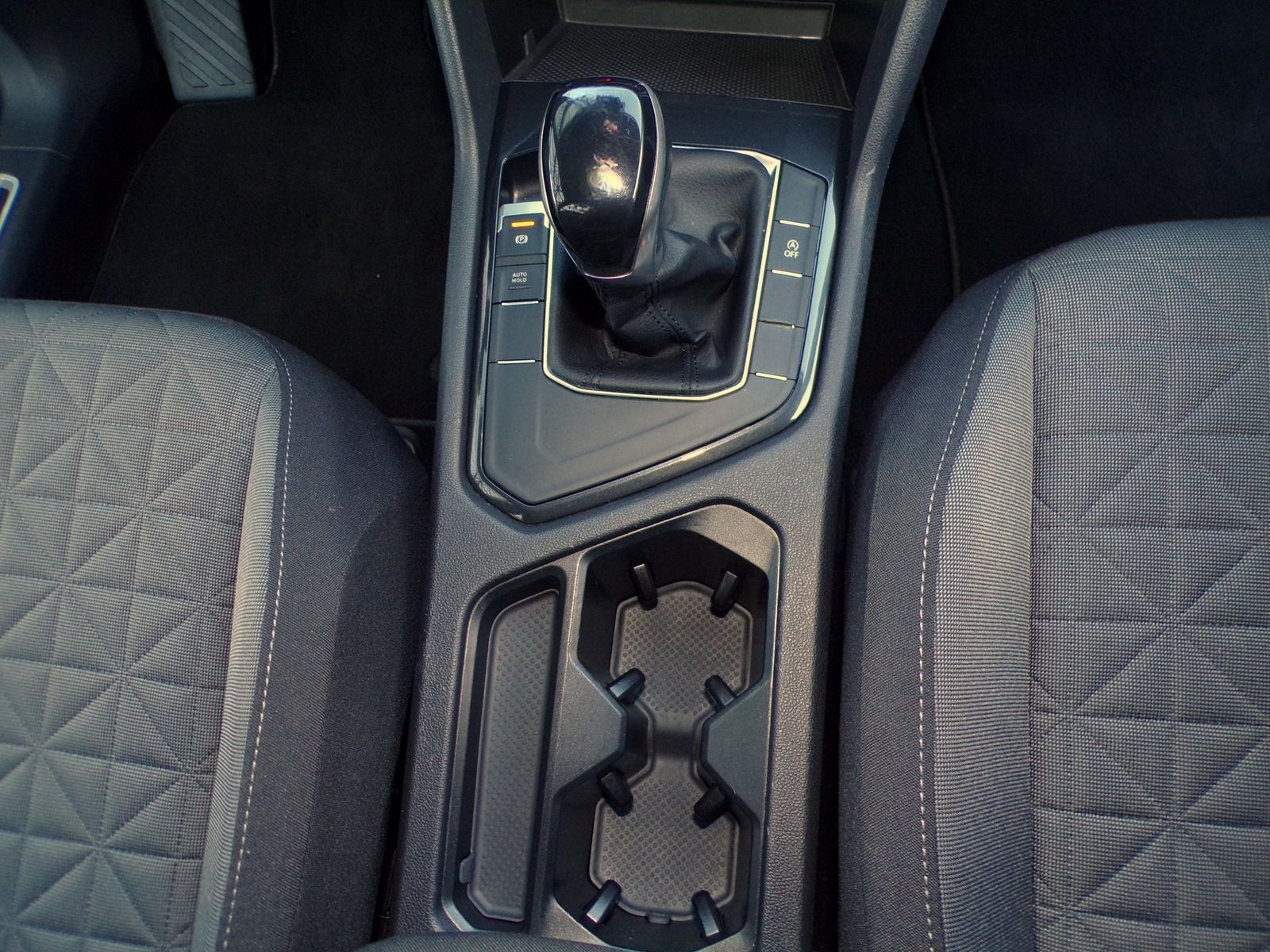 Volkswagen TIGUAN 2.0 TDI DSG LIFE / NAVI+LED'S+AHK+KAMERA foto 16