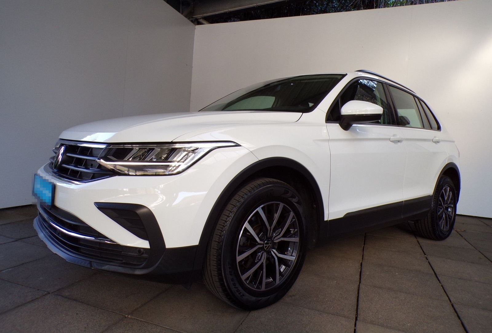 Volkswagen TIGUAN 2.0 TDI DSG LIFE / NAVI+LED'S+AHK+KAMERA foto 4