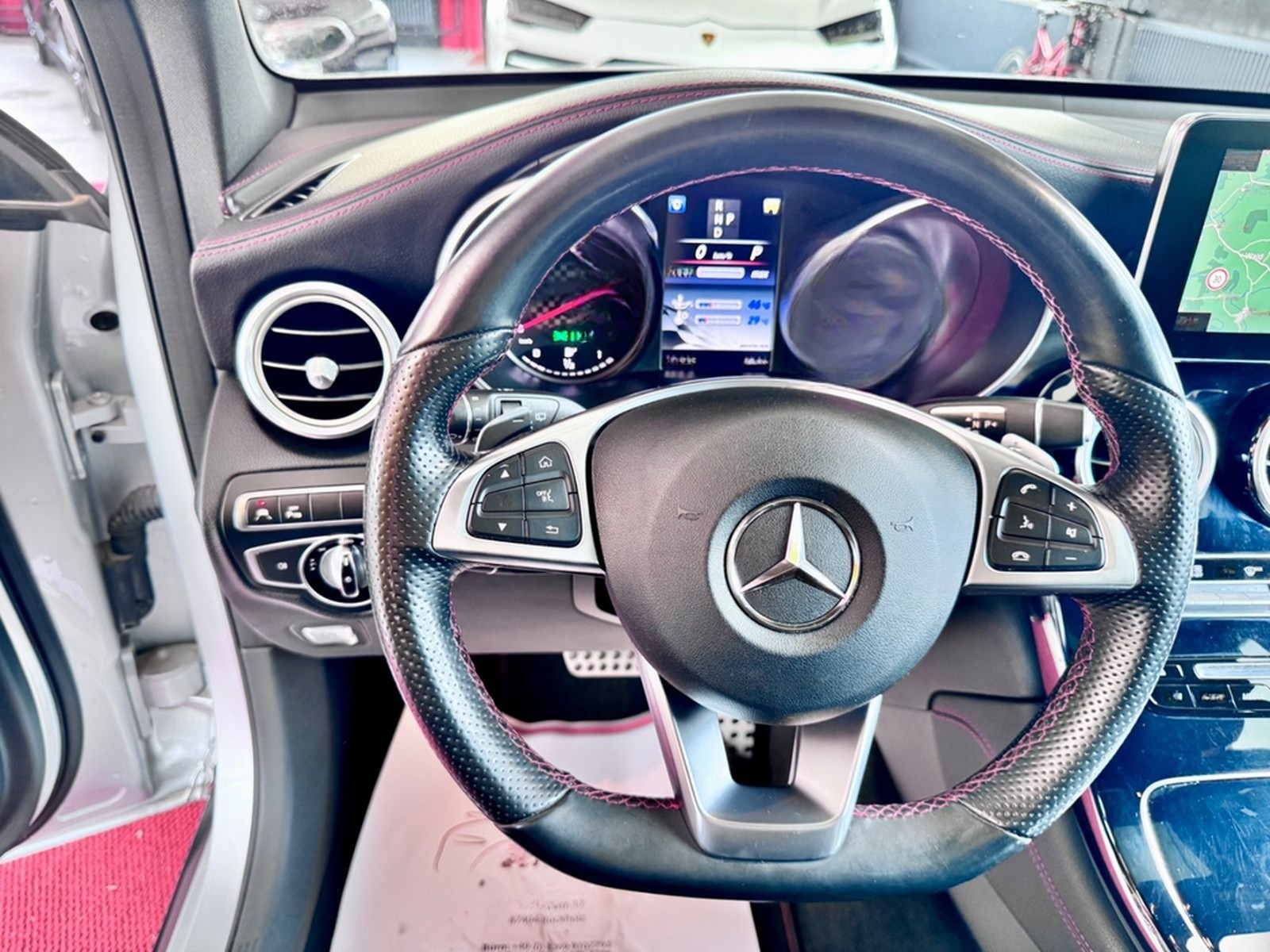 Mercedes-Benz GLC43 AMG Pano Burmester Airmatic LED KeylesGo19 foto 17