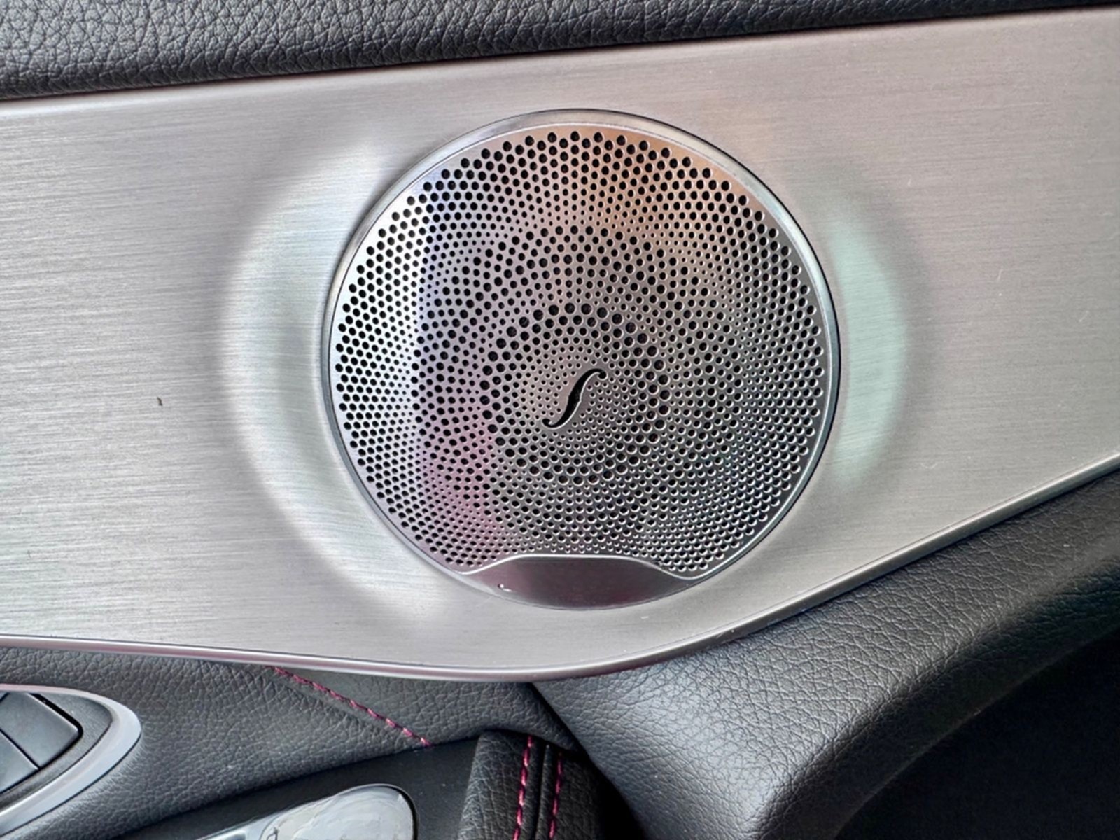 Mercedes-Benz GLC43 AMG Pano Burmester Airmatic LED KeylesGo19 foto 18