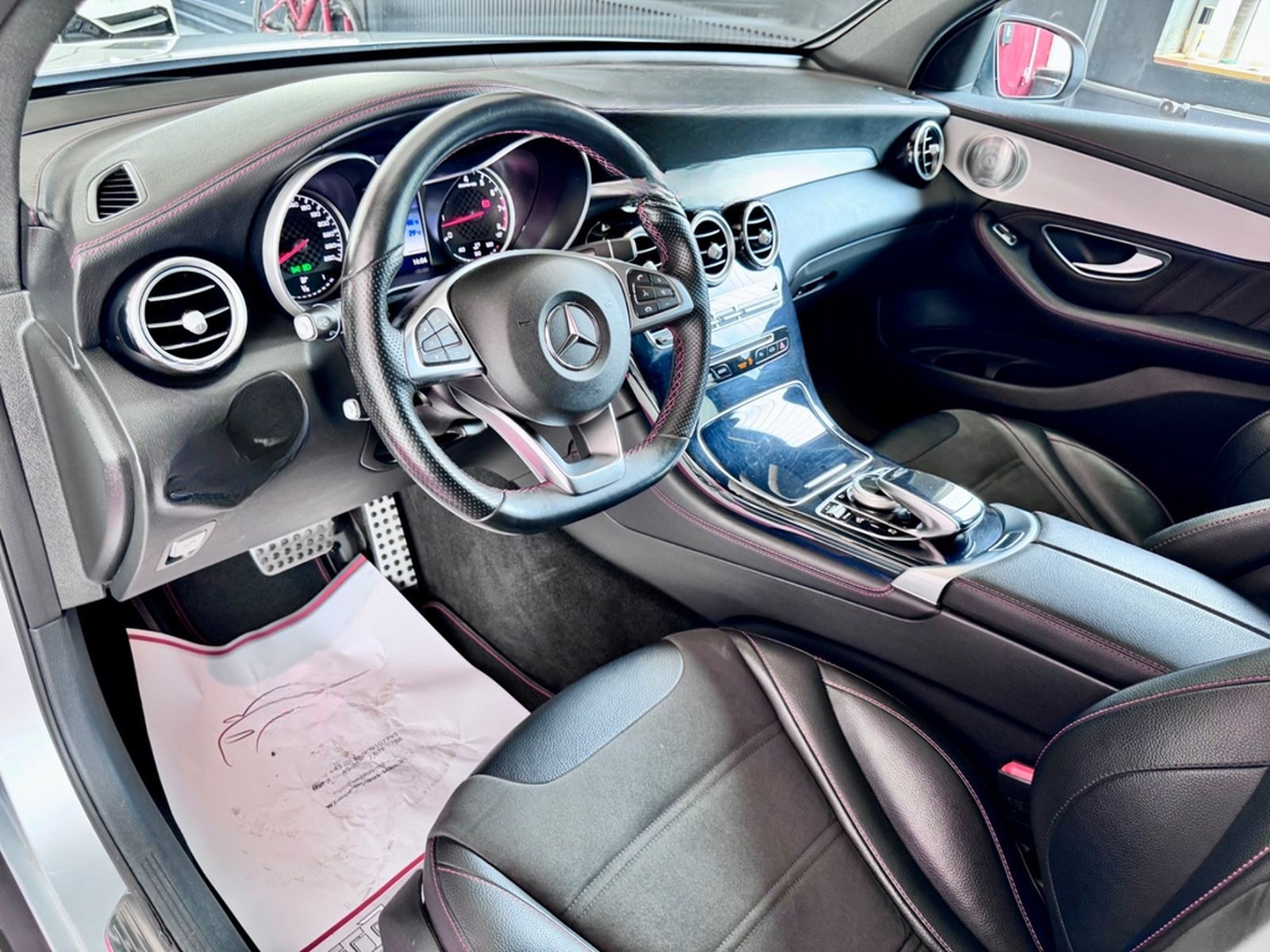 Mercedes-Benz GLC43 AMG Pano Burmester Airmatic LED KeylesGo19 foto 19