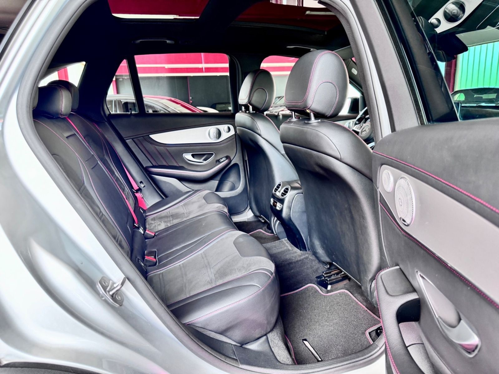 Mercedes-Benz GLC43 AMG Pano Burmester Airmatic LED KeylesGo19 foto 26