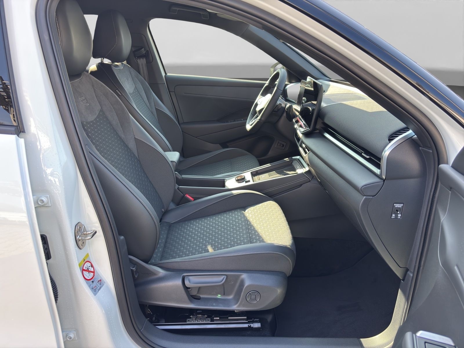 Volkswagen T-Roc 1.5 eTSI DSG R-LINE REAR VIEW DAB+ SITZHZ foto 4