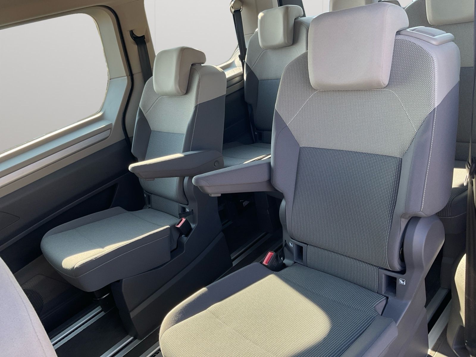 Volkswagen T7 Multivan 1.4 TSI eHybrid KÜ Life AHK/ACC/Rück foto 13