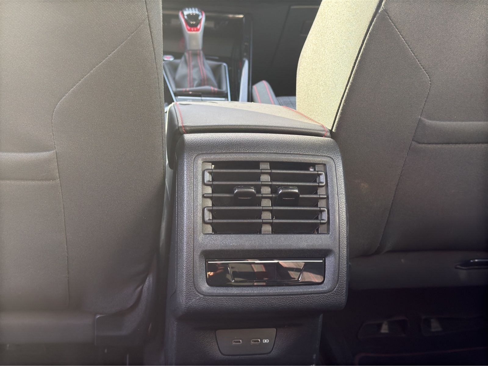 Volkswagen Golf GTI APP-CON LED PDC+ foto 18