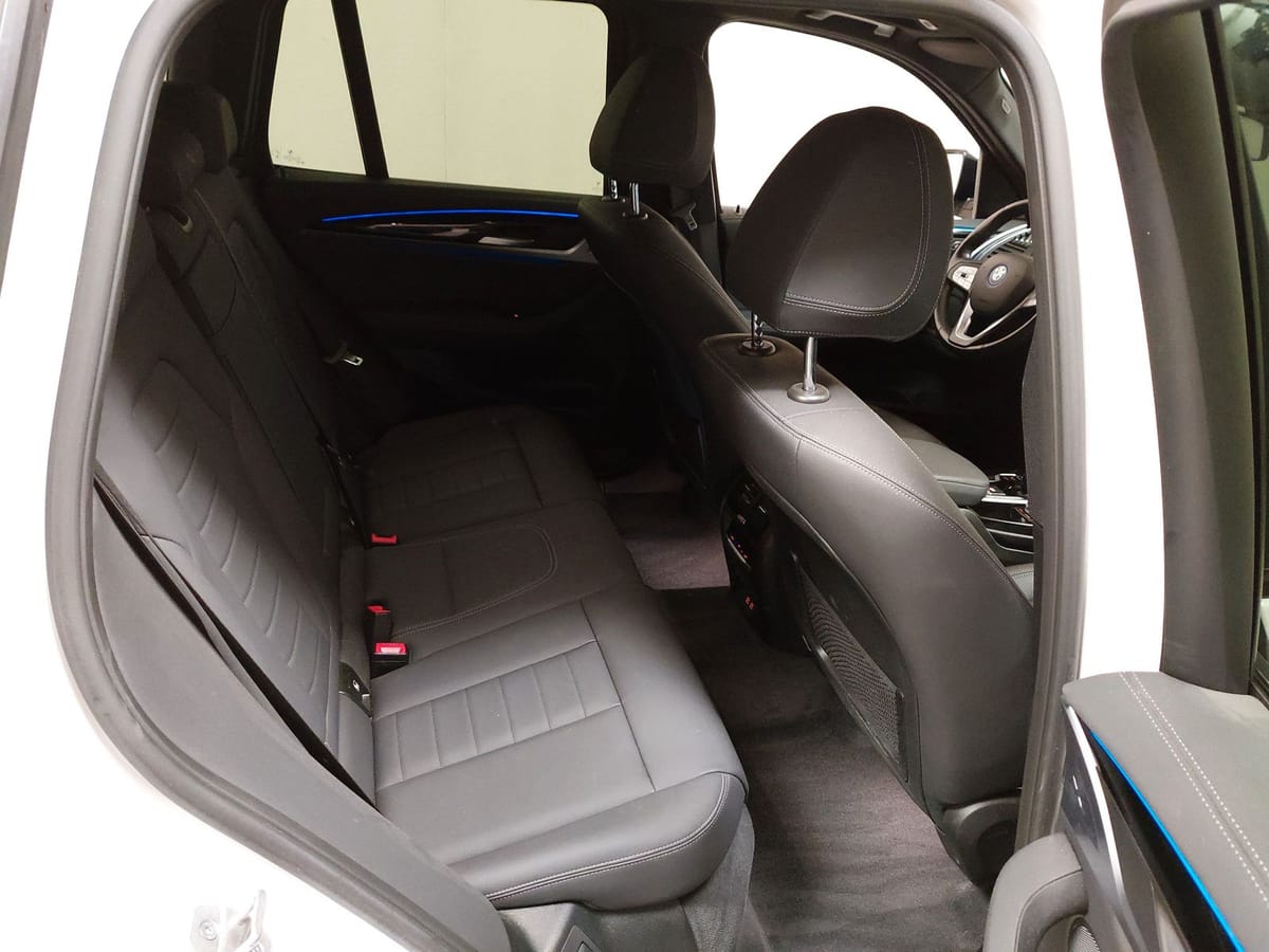 BMW Ix3 Inspiring Leder Navi LED Pano LC prof. foto 12