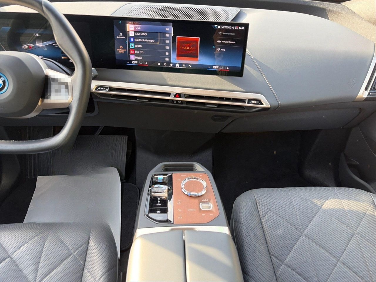 BMW iX xDrive40 Sport SoftCl Laser H/K PAPro SHZ AHK foto 16