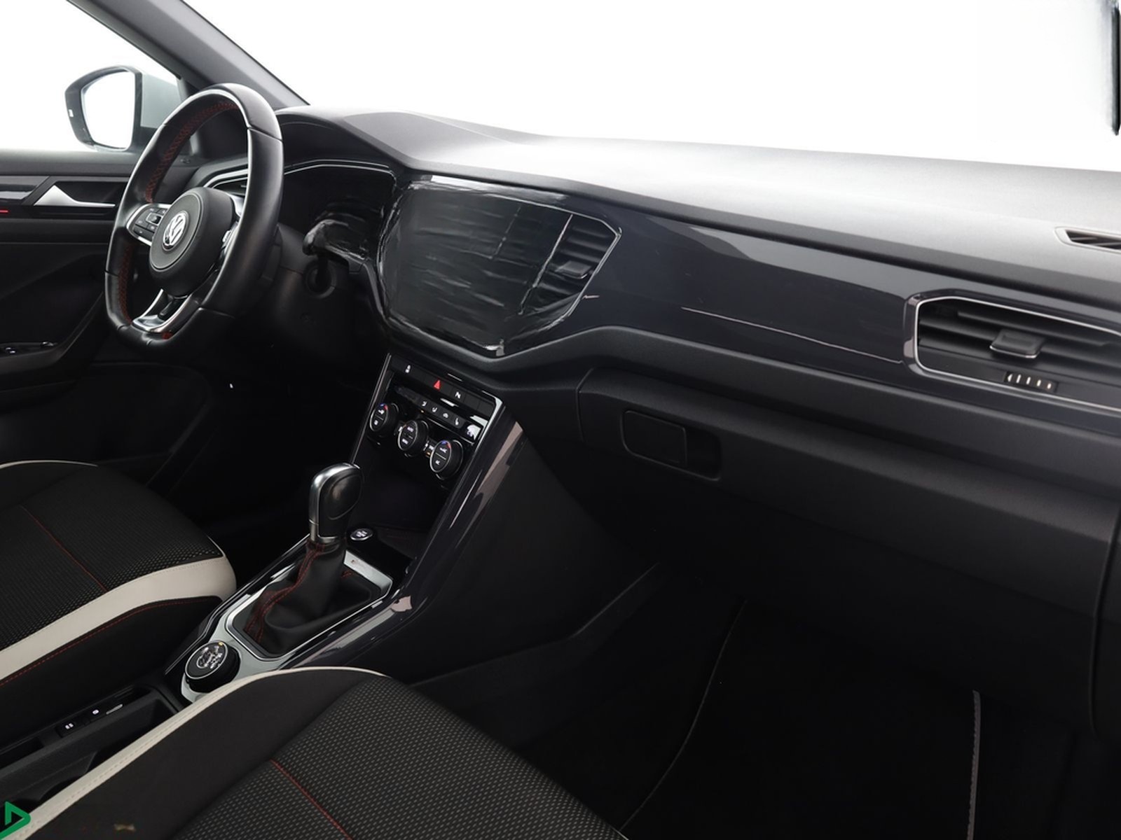 Volkswagen T-Roc 2.0 TSI 4M SPORT BEATS,PANO,KAMERA,KEYLESS foto 9