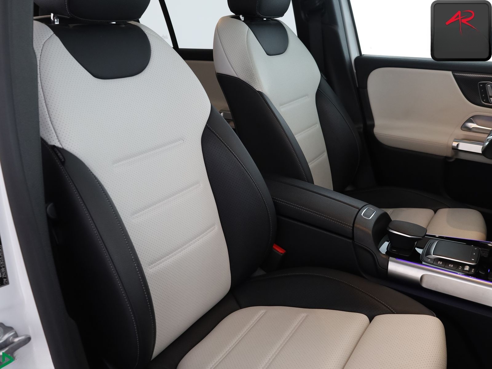 Mercedes-Benz GLB 35 AMG 4M BURMESTER,MULTIBEAM,HEADUP,KEYLESS foto 11