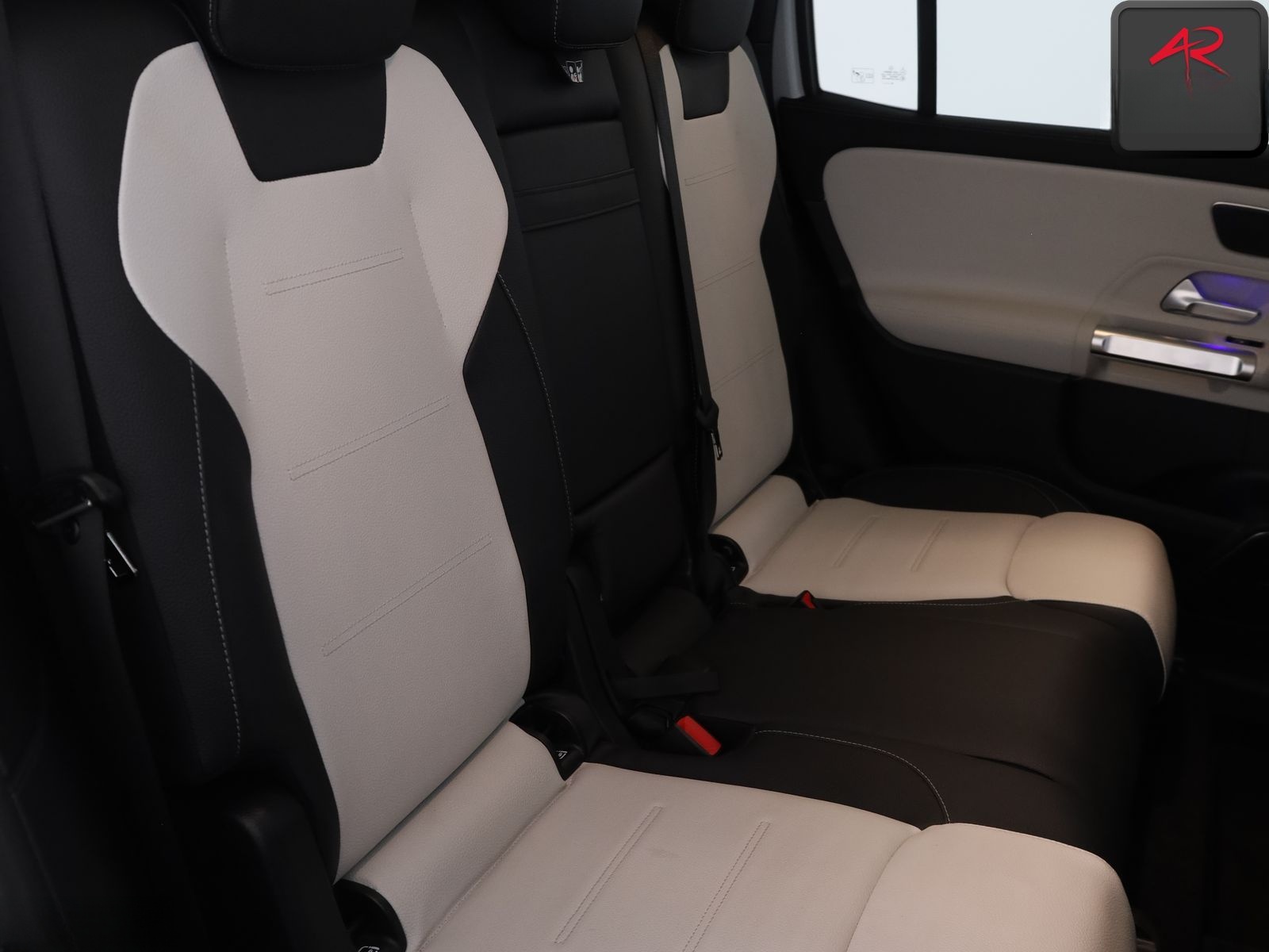 Mercedes-Benz GLB 35 AMG 4M BURMESTER,MULTIBEAM,HEADUP,KEYLESS foto 12