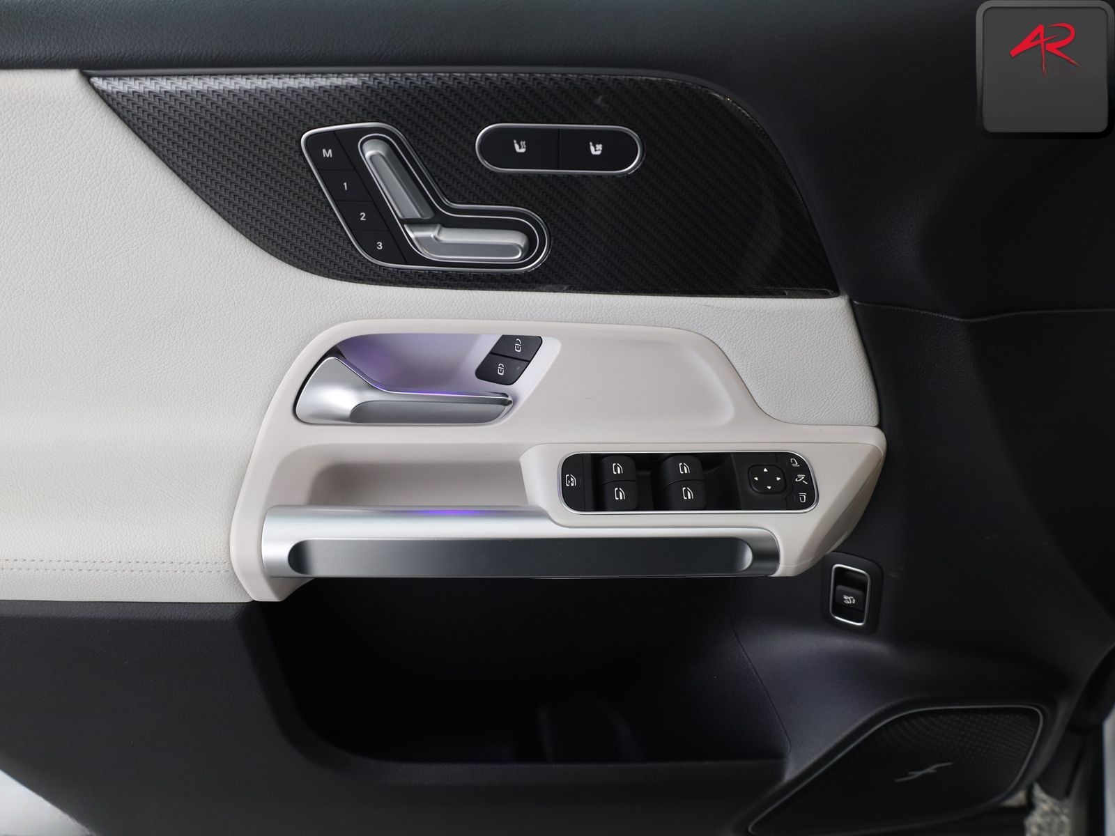 Mercedes-Benz GLB 35 AMG 4M BURMESTER,MULTIBEAM,HEADUP,KEYLESS foto 14