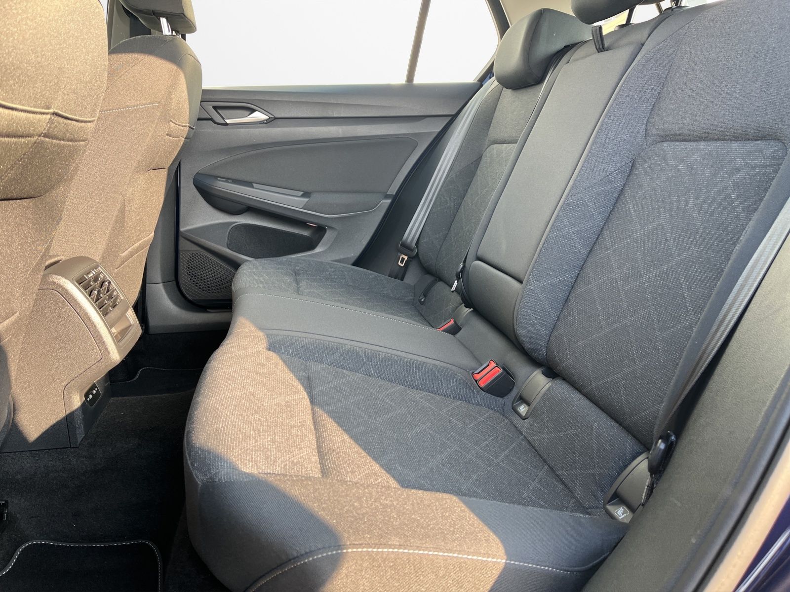 Volkswagen Golf 2.0 TDI DSG Life  Navi LED PDC LM Tempo Kli foto 12