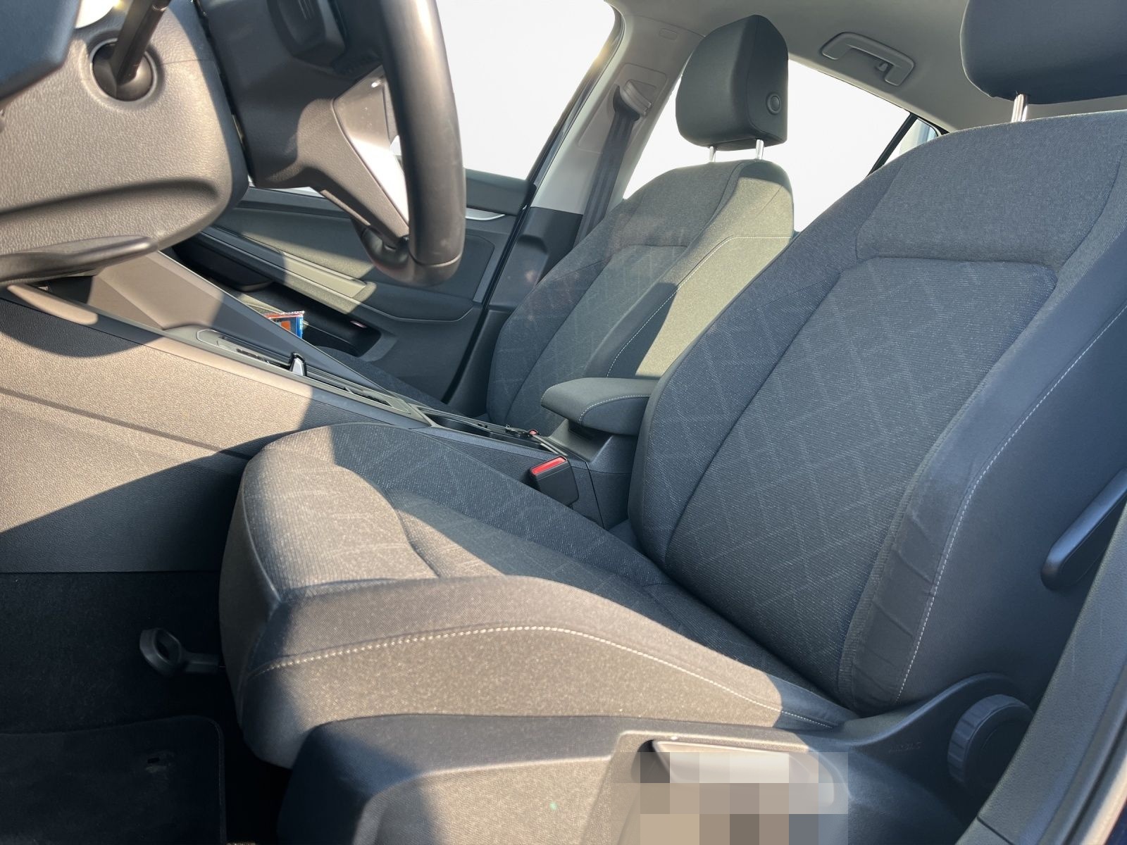 Volkswagen Golf 2.0 TDI DSG Life  Navi LED PDC LM Tempo Kli foto 8