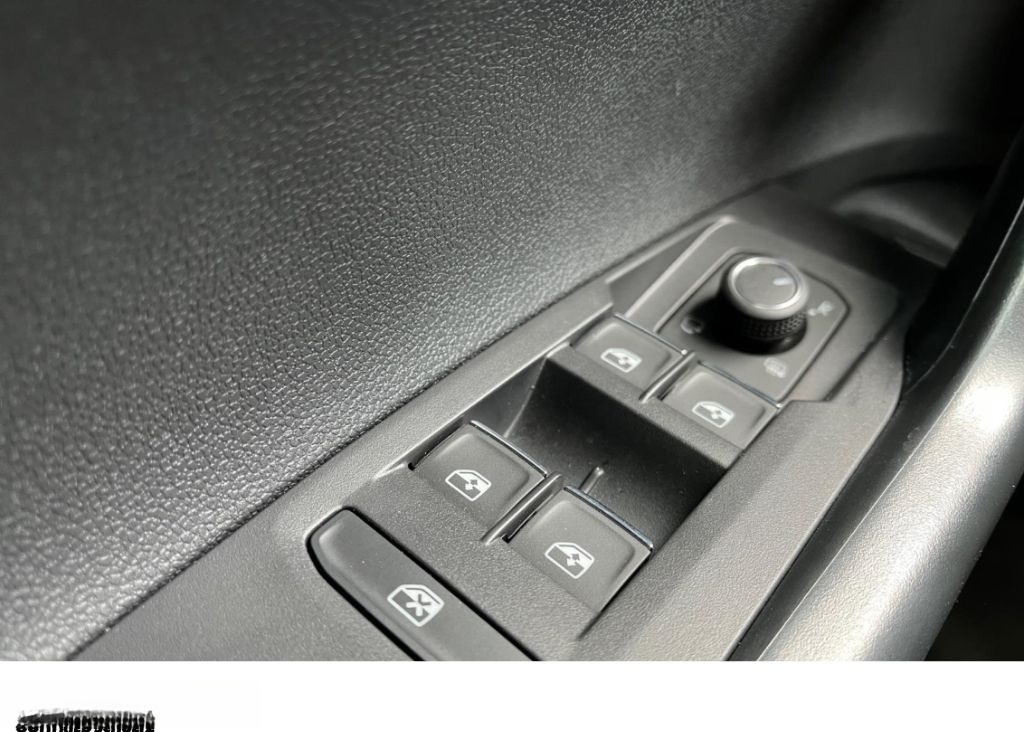 Volkswagen Taigo 1.5 TSI R-Line DSG   AHK   Navi   Matrix-L foto 11